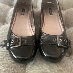 Black dress flats
